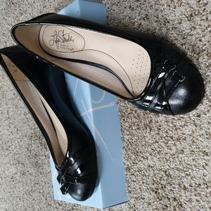 Life Stride Flair Black, Size 8 Shoe